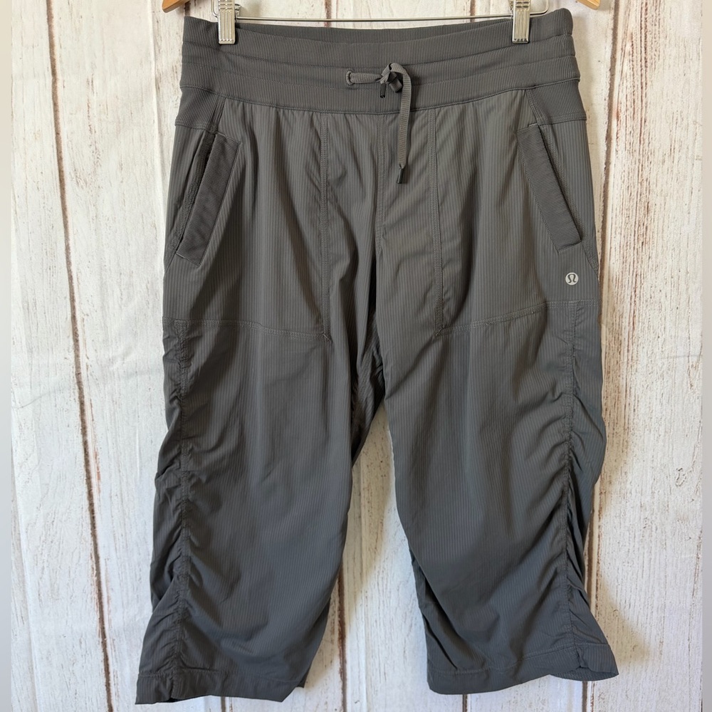 Lululemon Studio Crop No Liner Ruched Capri Pants Charcoal
Grey Size 8